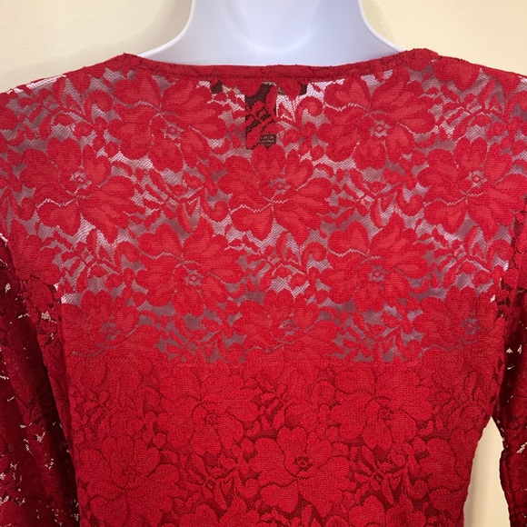 β₯οΈ π₯ Lace Cocktail Dress - Picture 8 of 10